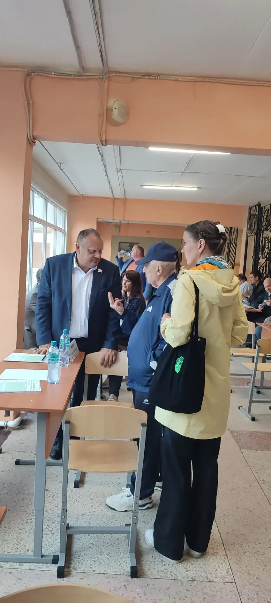 Олег Зверев принял участие в выездной администрации в Балашихе, микрорайон Гагарина