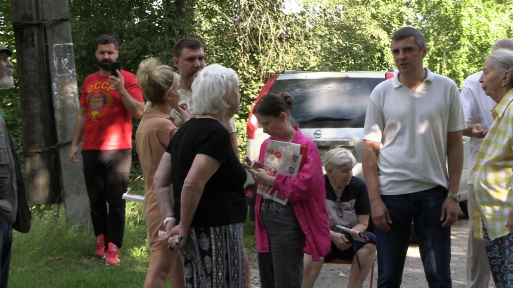 Свалка продолжает чадить