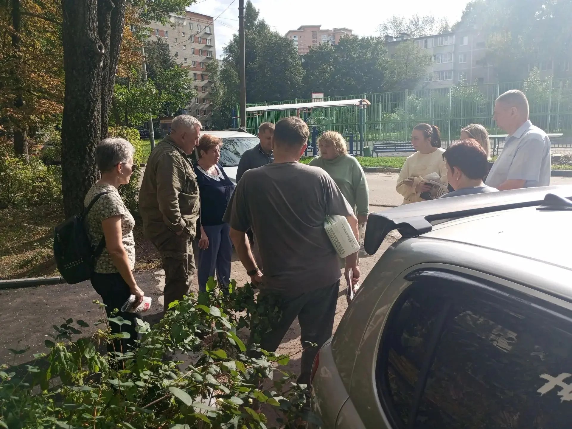 Черепенников Андрей провел встречу с жителями многоквартирных домов по адресу: ул. Ленинградская, д. 8 и 8А