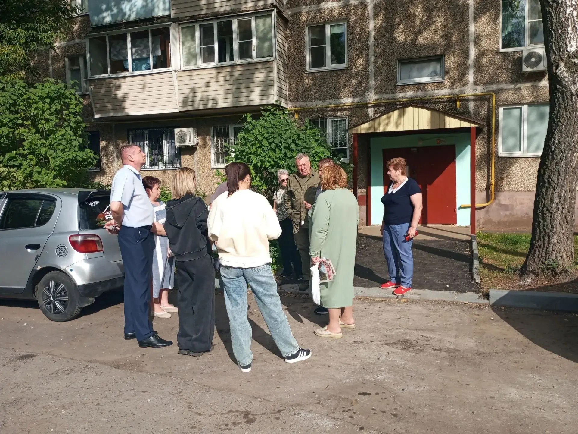 Черепенников Андрей провел встречу с жителями многоквартирных домов по адресу: ул. Ленинградская, д. 8 и 8А