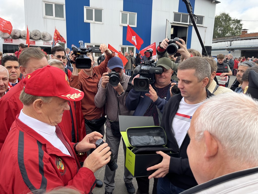КПРФ отправила 159-й гуманитарный конвой под лозунгом «Все для Победы!» (25.08.2026)