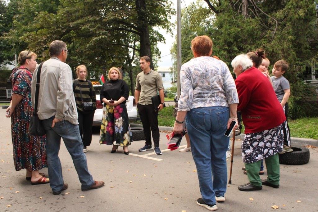Королёв. Светлана Петрова встретилась с собственниками домов на улице Маяковской