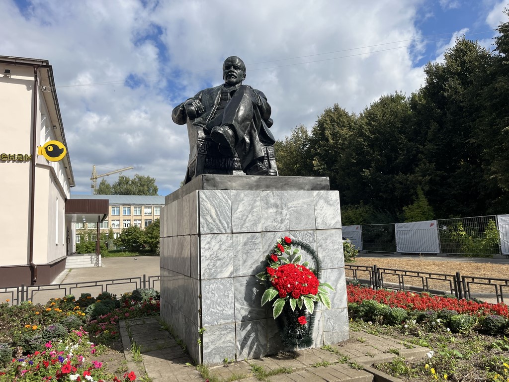 Во время рабочего визита в г.о. Серпухов Владимир Кашин посетил АО «Дашковка»