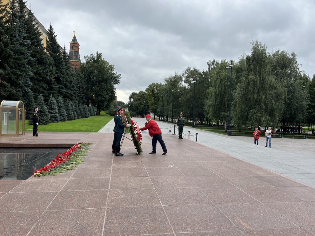 КПРФ в Москве провела митинг в День Победы над милитаристской Японией и окончания Второй мировой войны