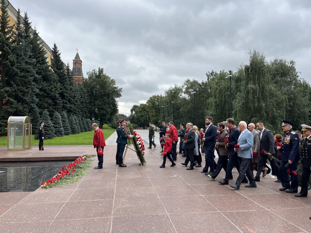 КПРФ в Москве провела митинг в День Победы над милитаристской Японией и окончания Второй мировой войны
