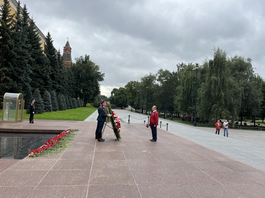 КПРФ в Москве провела митинг в День Победы над милитаристской Японией и окончания Второй мировой войны