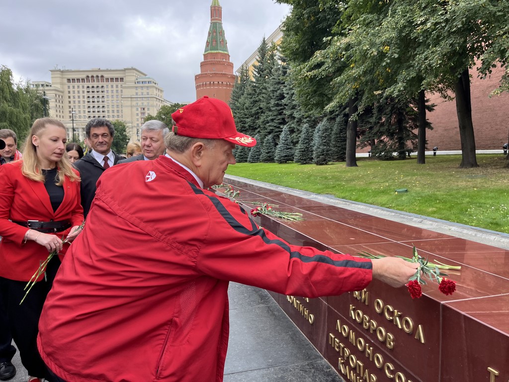 КПРФ в Москве провела митинг в День Победы над милитаристской Японией и окончания Второй мировой войны