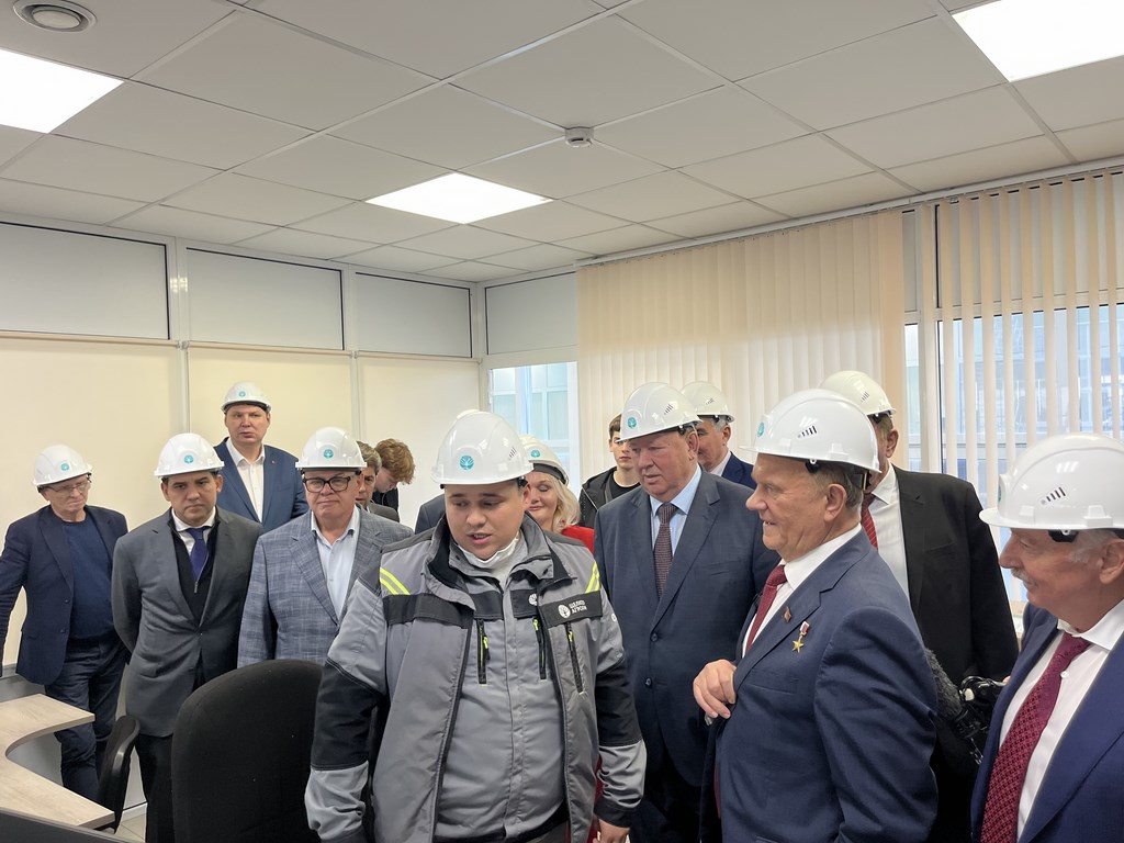 Геннадий Зюганов посетил АО Щелково Агрохим