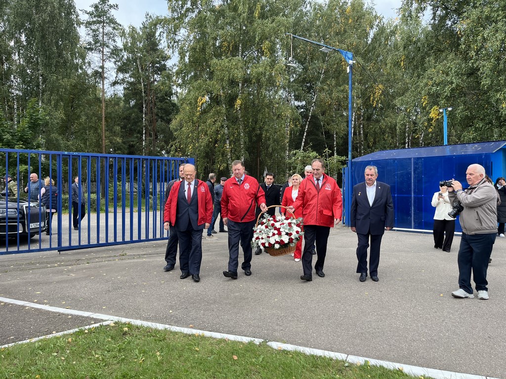 Геннадий Зюганов посетил Центральный музей ВВС в подмосковном Монино