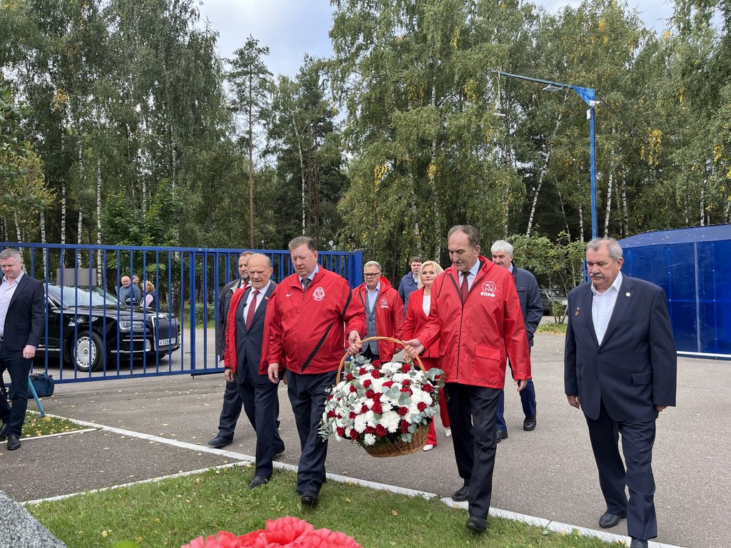 Геннадий Зюганов посетил Центральный музей ВВС в подмосковном Монино